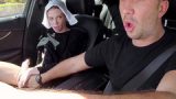 Rahibeyi arabada sikerek Hoplattı